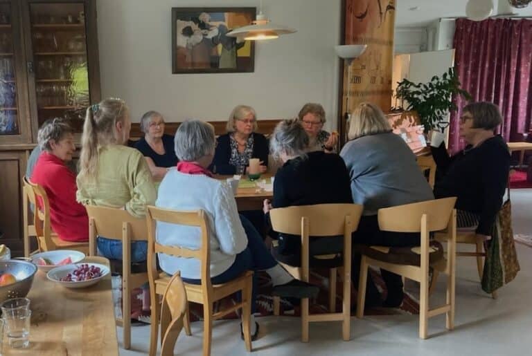 Vi fick alla plats runt ett bord. Foto: Eva Grip